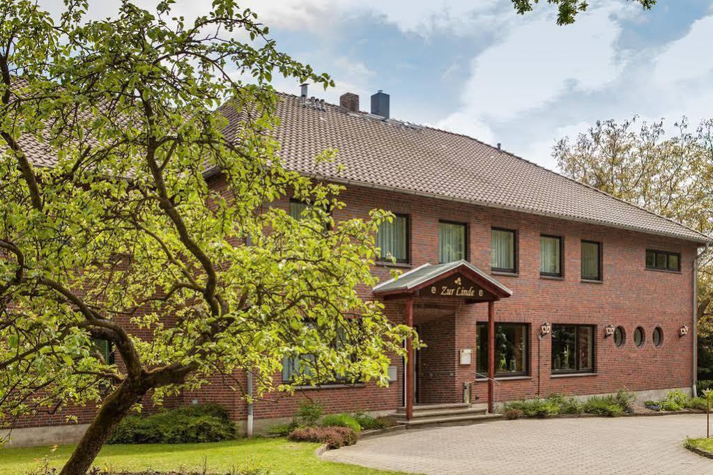 Hotel-Restaurant Zur Linde Altenmedingen Екстериор снимка